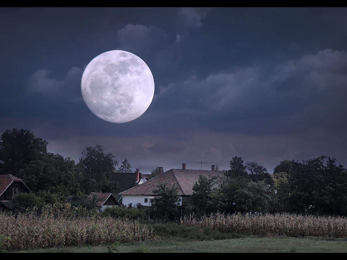 There’s a really RARE lunar phenomenon happening tonight that only