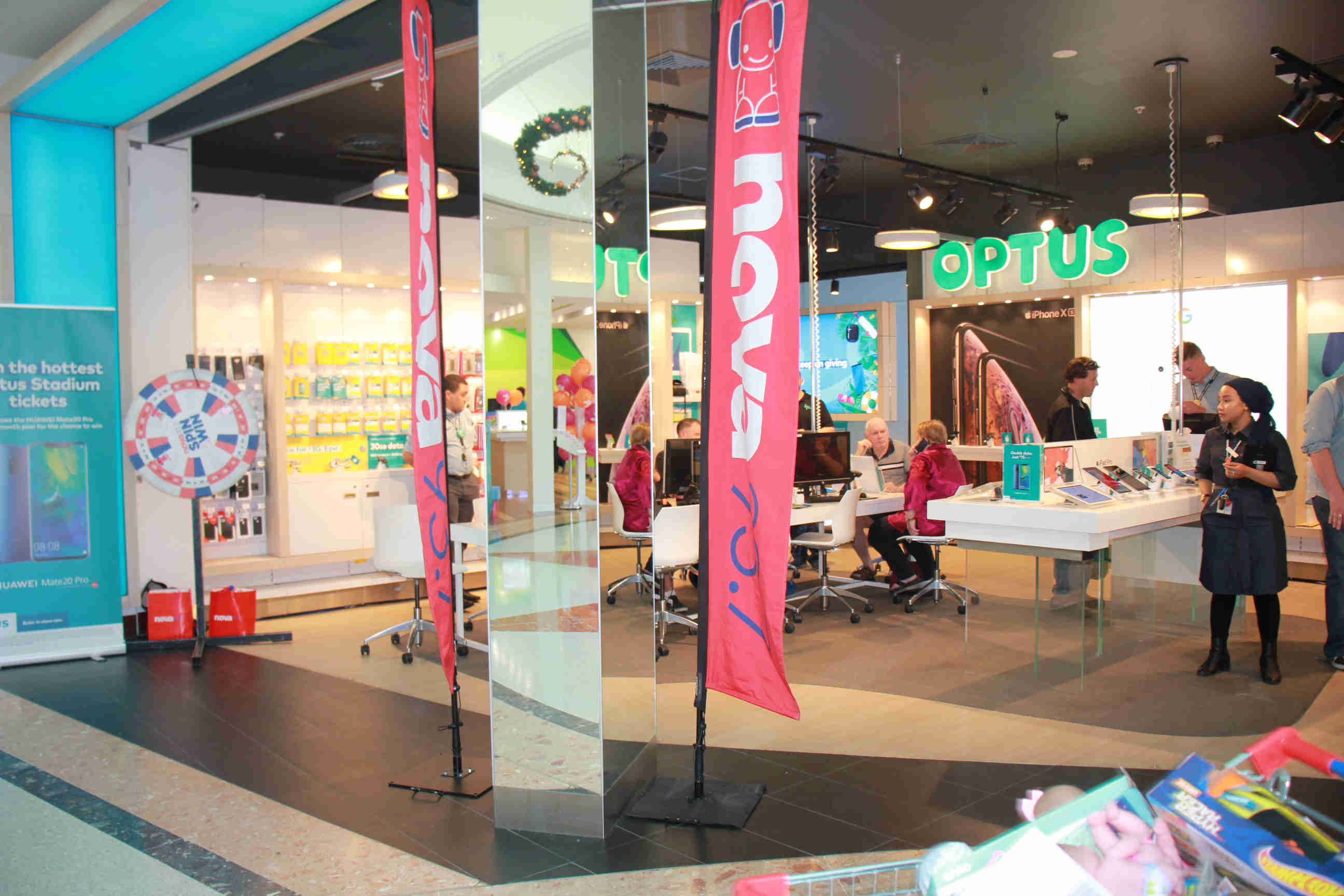 Casanovas for Optus Morley Galleria 05.12.2018 Nova 937