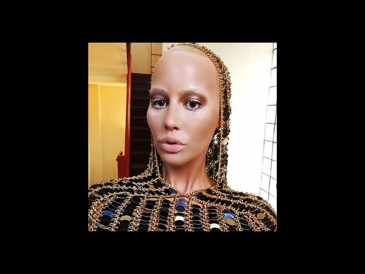 Amber Rose goes commando at Fashion Week | Nova 969