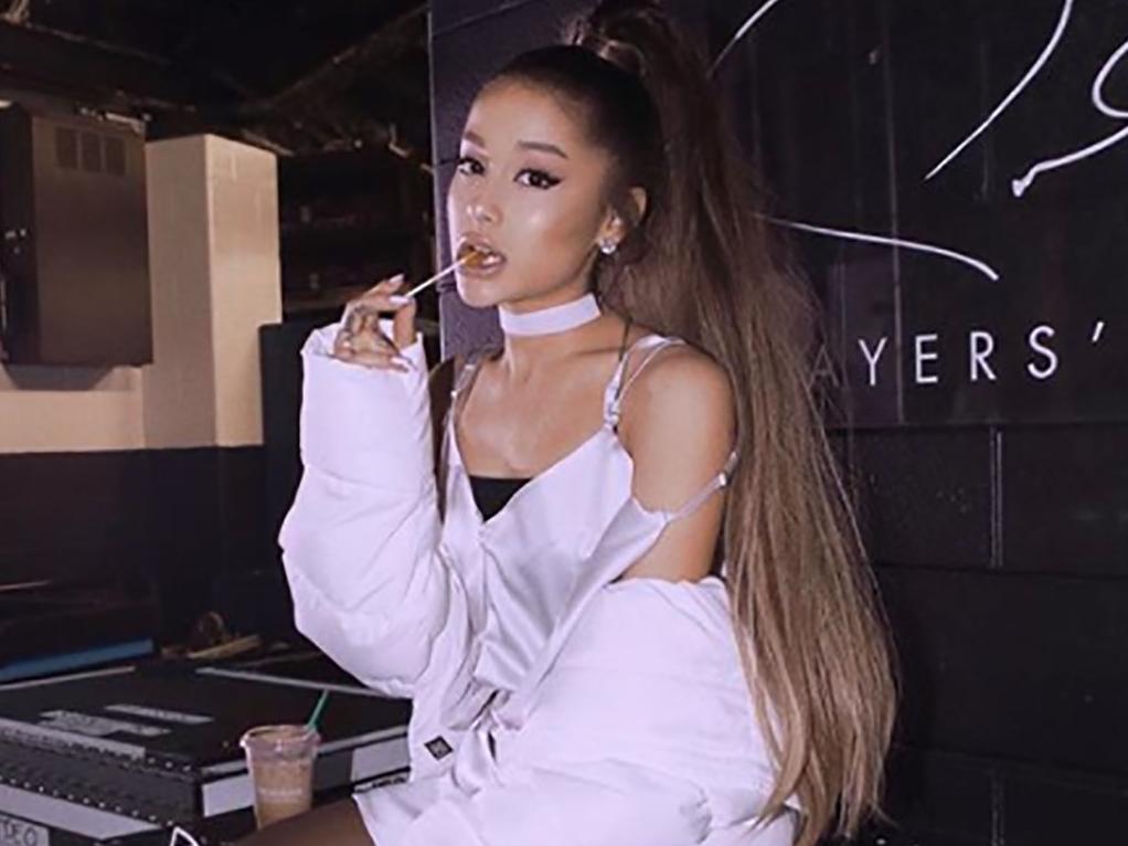 Ariana Grande Slams Fan And Begs Him To Unfollow Her Nova 969