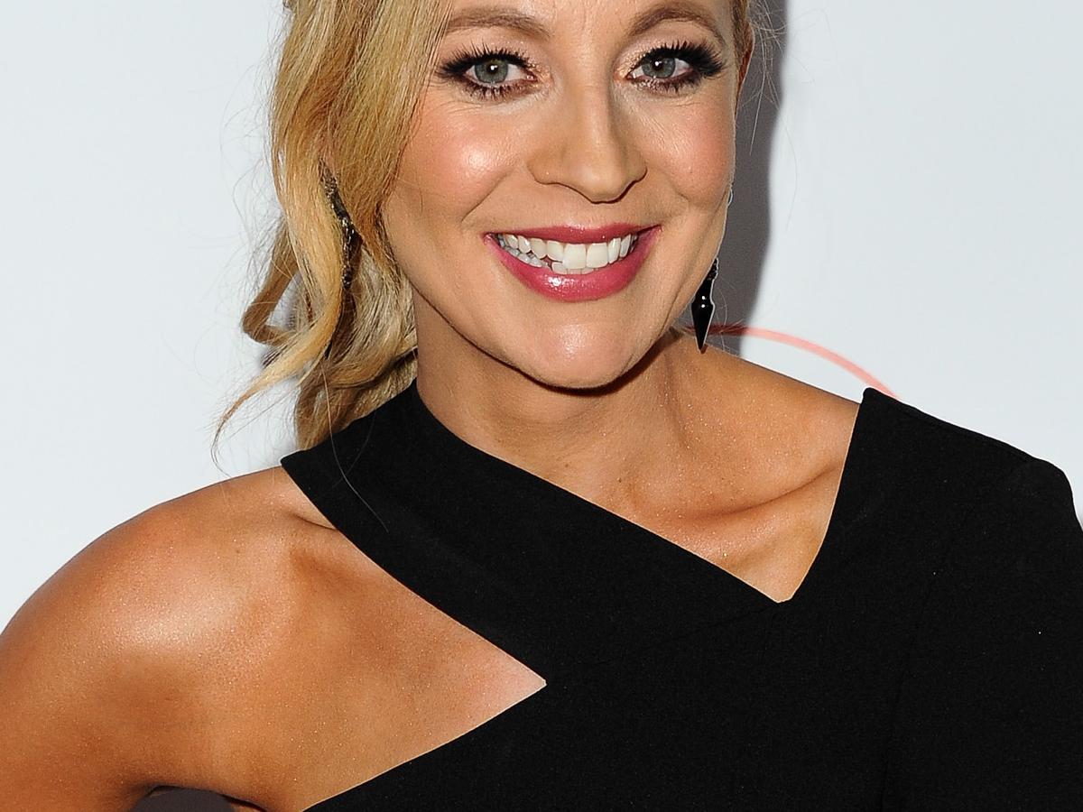 Carrie Bickmore Qantas Carrie Bickmore The Project Host Stuns At 