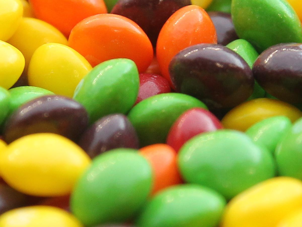 The Irresistible Allure of Yellow Skittles – A Dive into Lemon Flavor and Pop Culture