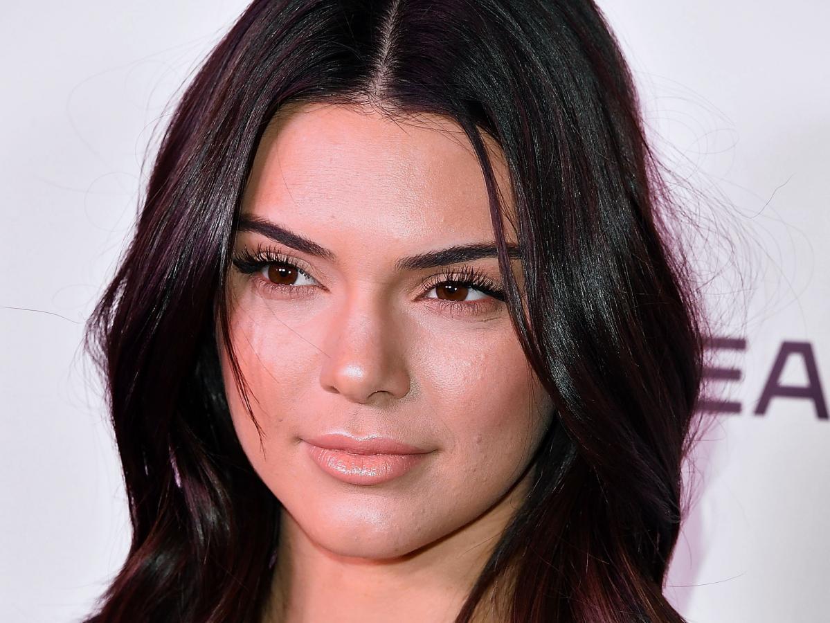 Fans freak out over this viral Instagram pic of Kendall Jenner | Nova 100