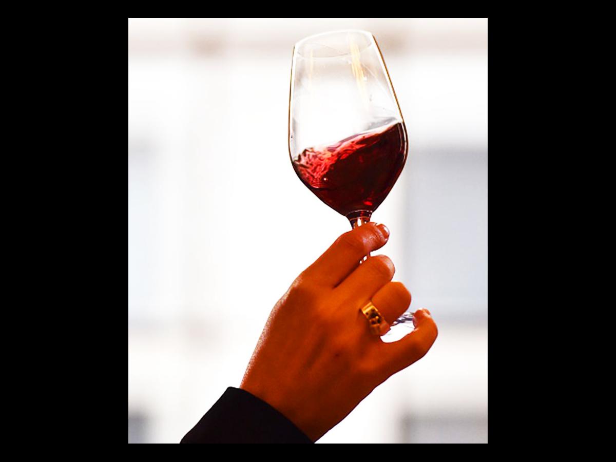 Drinking red wine is equivalent to HOW LONG in the GYM!?