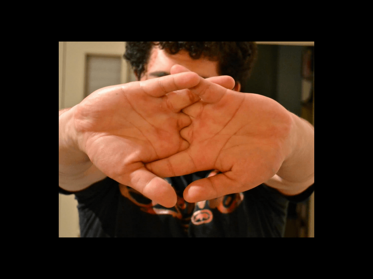 Here's what actually happens when you crack your knuckles