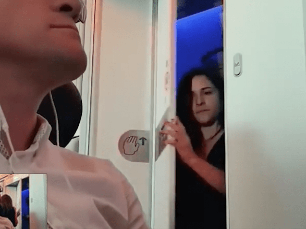 Video Couple Busted Having Sex On A Plane Nova 100