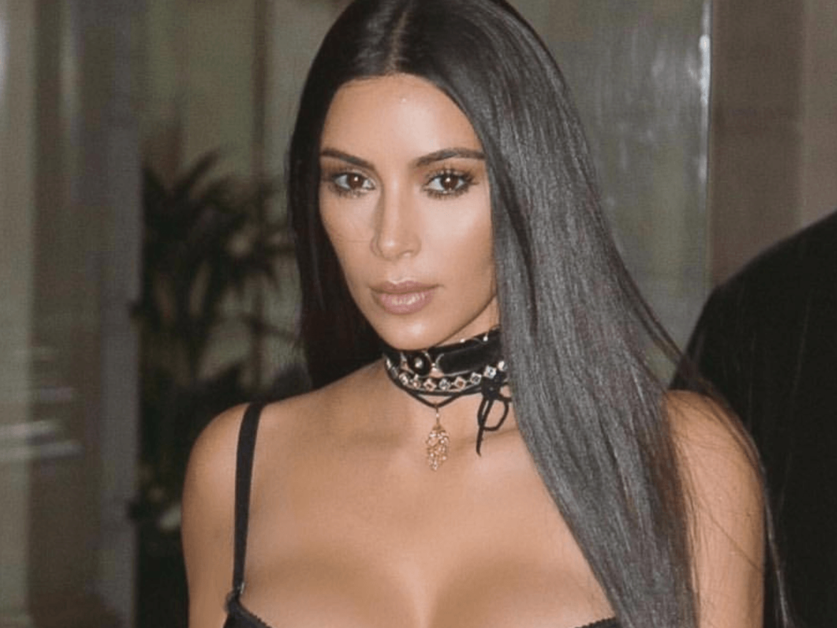 Kim Kardashian Bares Her Nipples In Public Wardrobe Malfunction