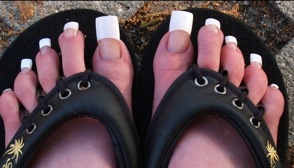 ExtraLong Toenails Are The New Pedicure And People Have You No Taste? Nova 1069