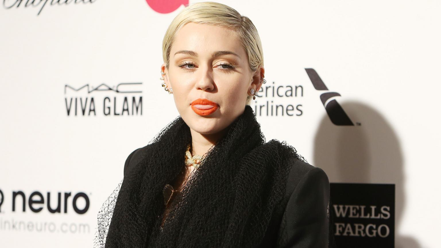 Miley Cyrus is barely recognisable in her new ad campaign | Nova 969