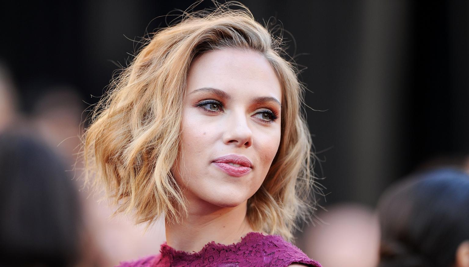 Scarlett Johansson Just Got A Huge Back Tattoo Nova 969