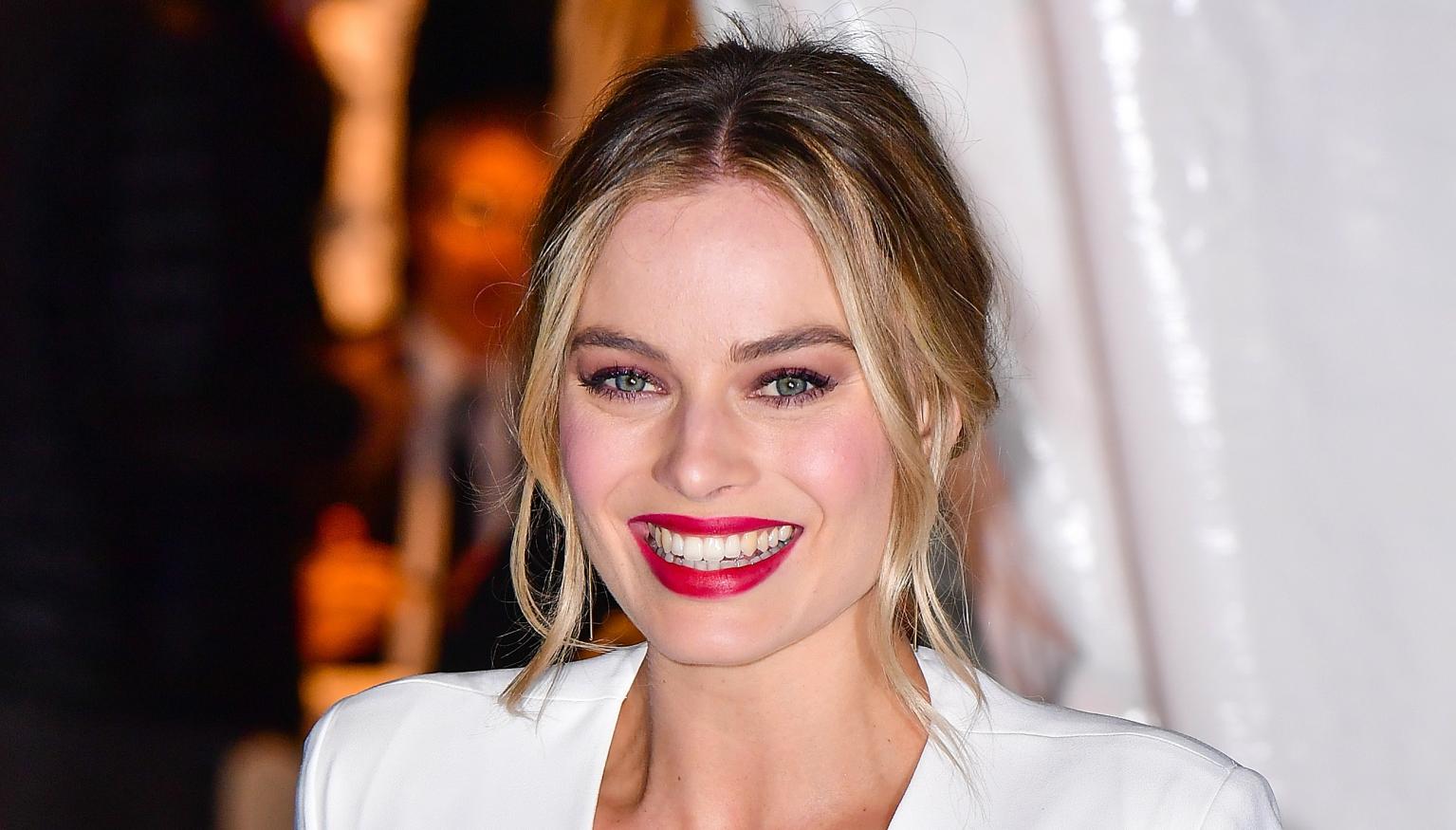 margot robbie recent margot robbie s recent instagram post is going viral smooth margot robbie recent margot robbie s recent instagram post is going viral smooth
