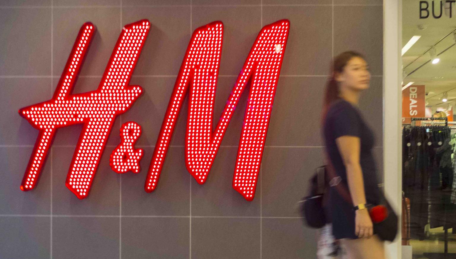 The Weeknd pulls line from H&M due to racist ad | Nova 969