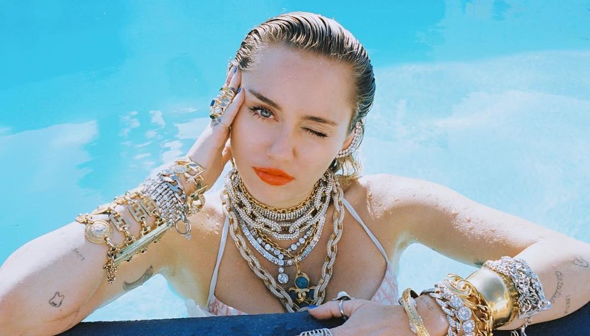 Miley Cyrus Pokes Fun At Jonas Brothers Over Purity Rings ...