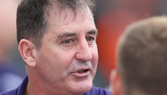 Fremantle stands by an under-pressure Ross Lyon