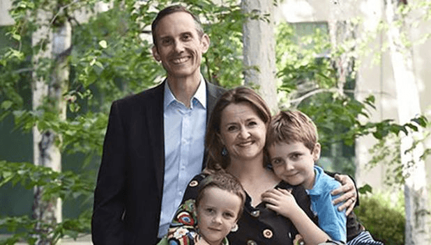 this politicians' christmas card is going viral for an