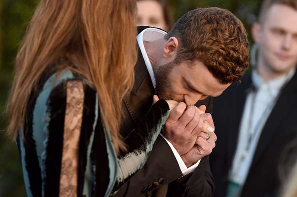 The Awkward Photos Of Justin Timberlake And Jessica Biel Arguing In The