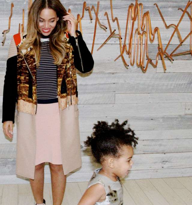 blue ivy photobombs beyonce nova 937 michael bublé blue christmas
